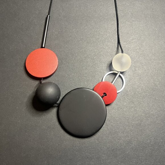 Boho Bohemian Black & Red Abstract Wooden Disc Bubble Charm Necklace 19 - 22" - Picture 2 of 4